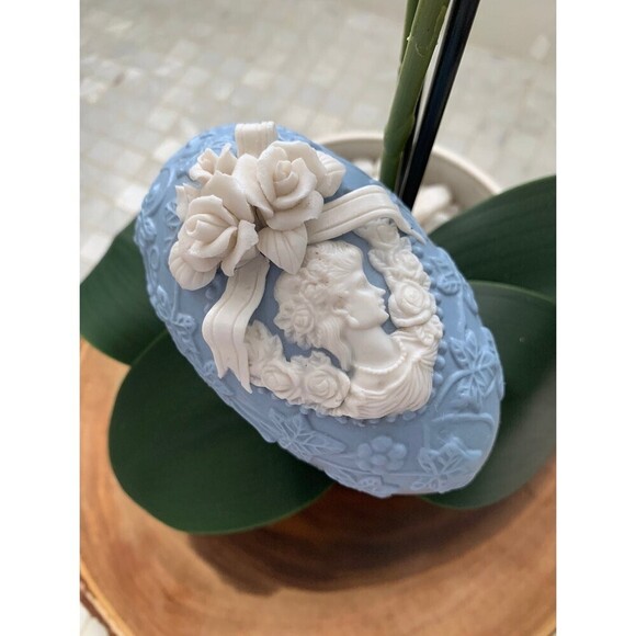 JTS International Jasperware Cameo Trinket Box Floral Embossed Ivy - Picture 2 of 9